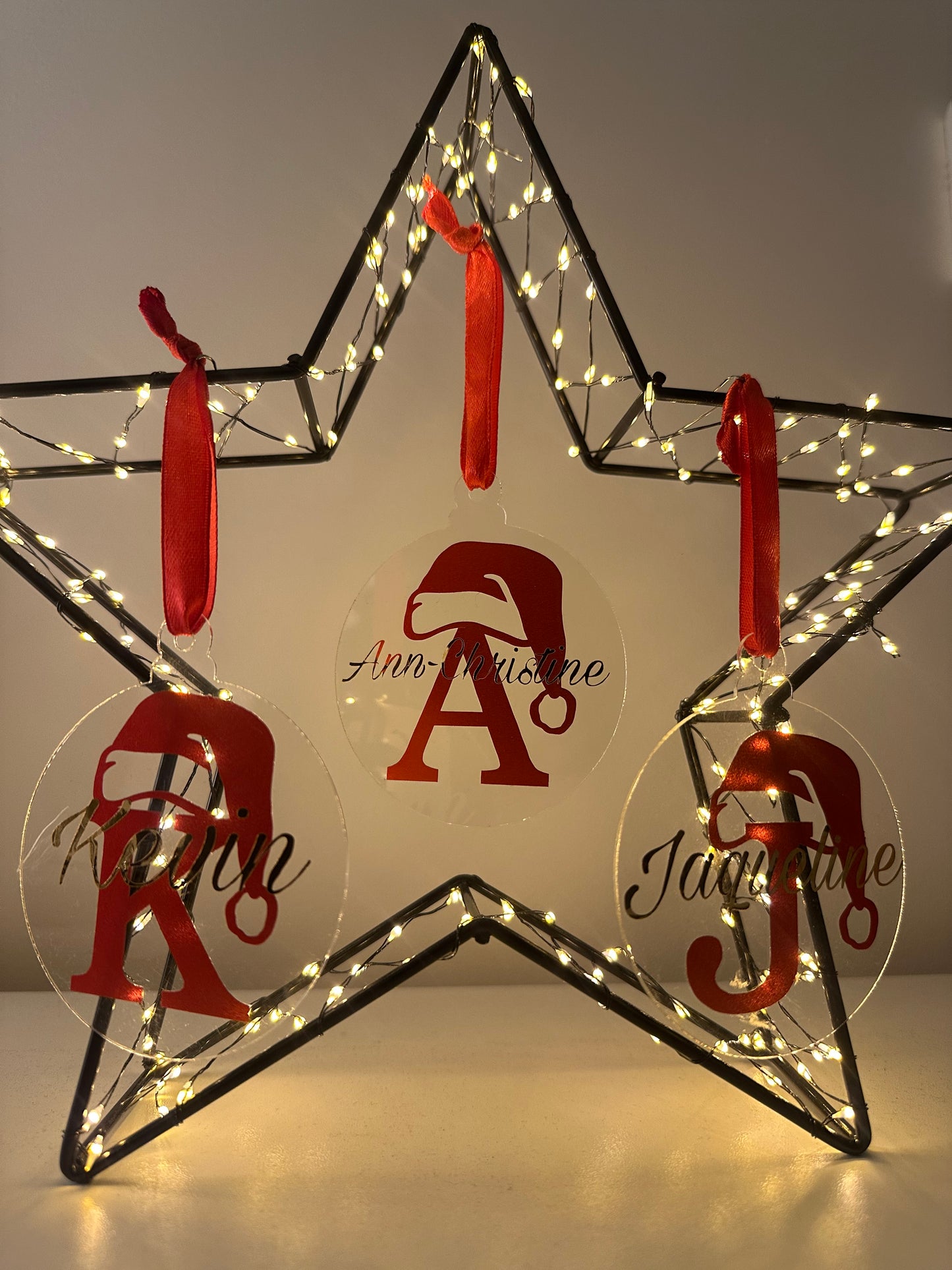 🎁 Personalisierte Weihnachtsornamente – Initiale & Name